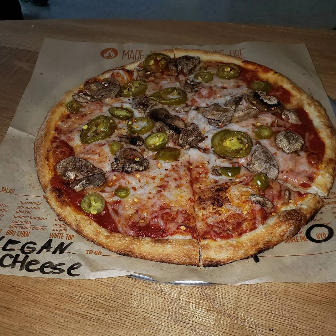 Bad news, flight delayed. Good news,  vegan pizze