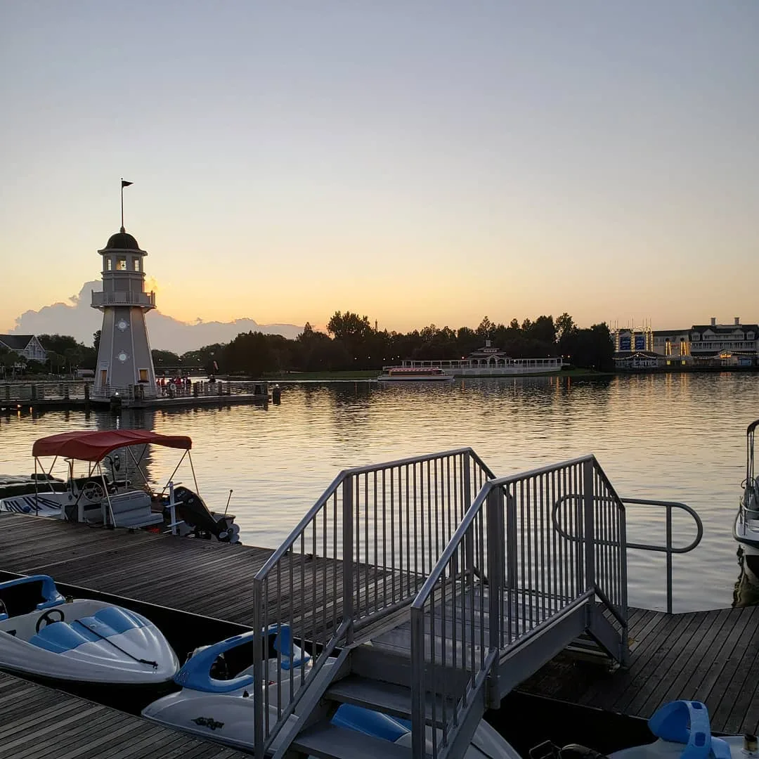 Sunrise over crescent lake